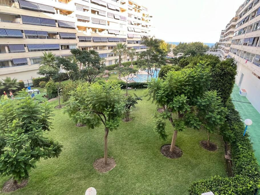 Marbella Piso En Casco Junto A Playa Piscina In Summer Season Экстерьер фото