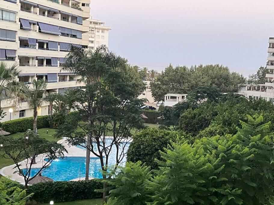 Marbella Piso En Casco Junto A Playa Piscina In Summer Season Экстерьер фото